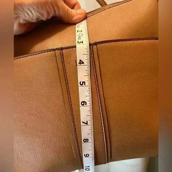 Liz Claiborne Crossbody Handbag - Picture 8 of 8